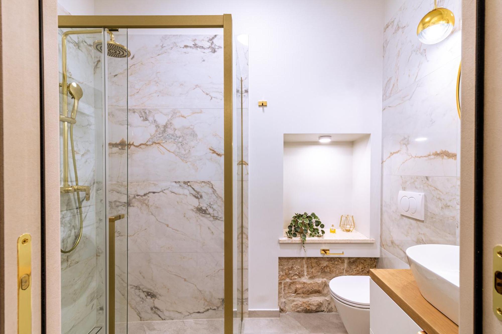 Luxury 2 Bedroom-2 Bathroom Apartment & Studio App With Rooftop Terrace สปลิท ภายนอก รูปภาพ
