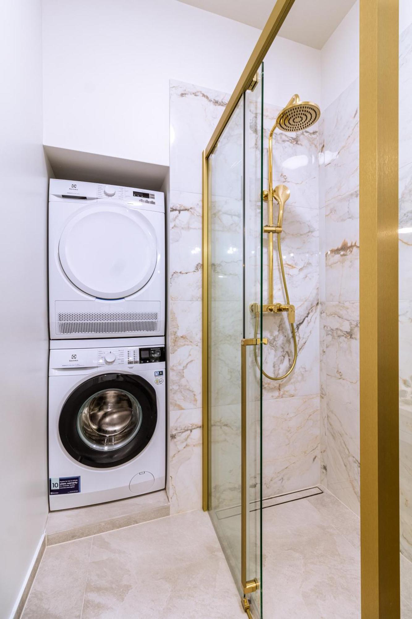 Luxury 2 Bedroom-2 Bathroom Apartment & Studio App With Rooftop Terrace สปลิท ภายนอก รูปภาพ