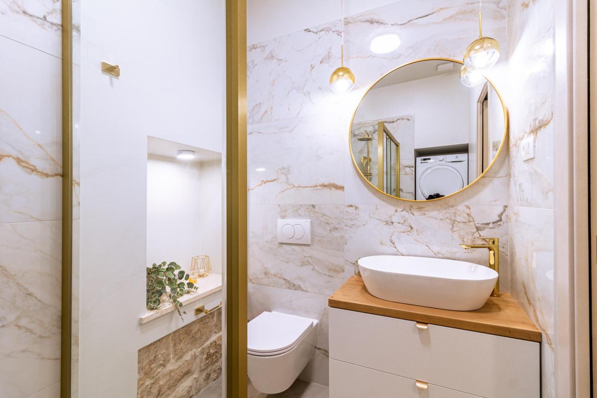 Luxury 2 Bedroom-2 Bathroom Apartment & Studio App With Rooftop Terrace สปลิท ภายนอก รูปภาพ