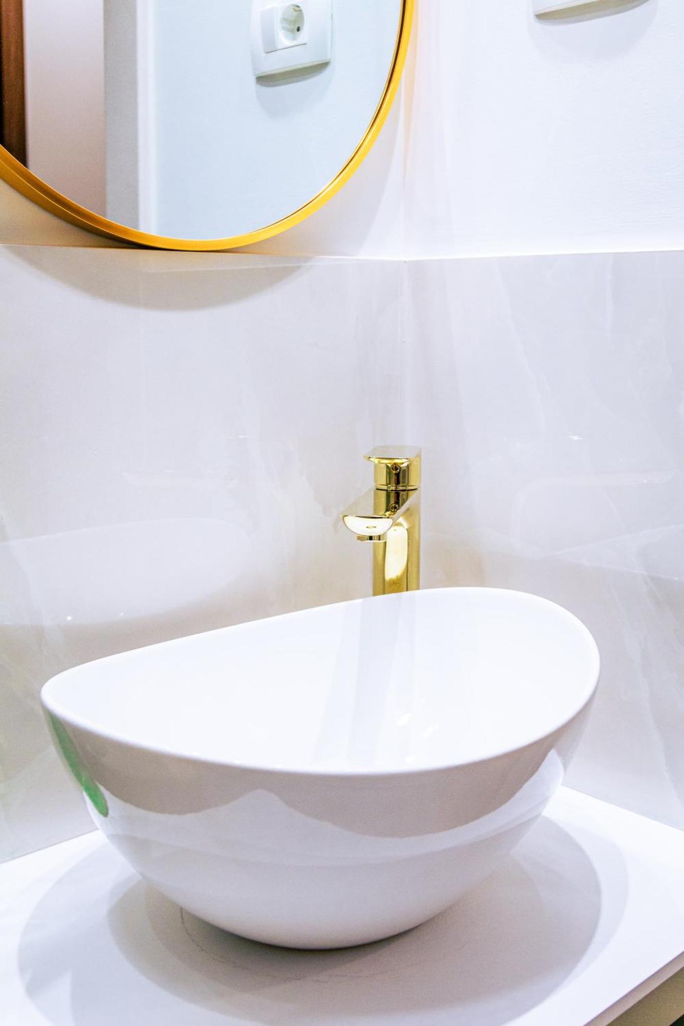 Luxury 2 Bedroom-2 Bathroom Apartment & Studio App With Rooftop Terrace สปลิท ห้อง รูปภาพ