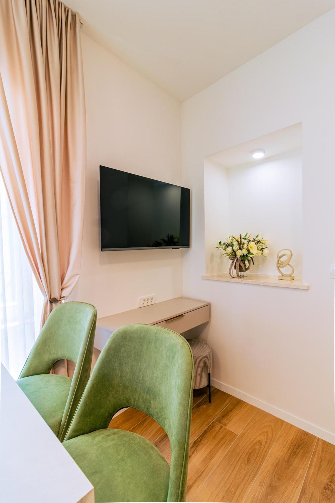 Luxury 2 Bedroom-2 Bathroom Apartment & Studio App With Rooftop Terrace สปลิท ห้อง รูปภาพ
